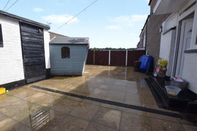 3 bed Town House for sale Image 8