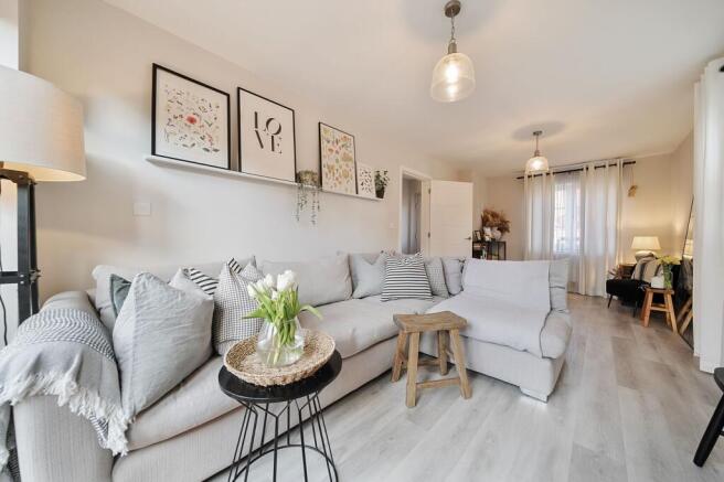 Living/Dining  Room (4)