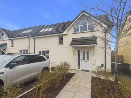 Scorrier, Redruth, Beautifully presented semi-detached home