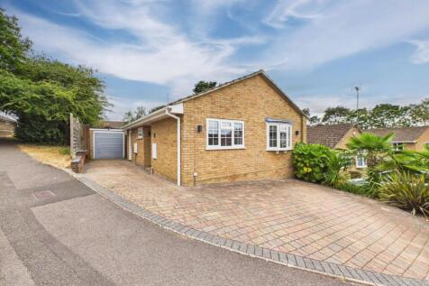 Nuffield Drive, Owlsmoor, Sandhurst, Berkshire, GU47
