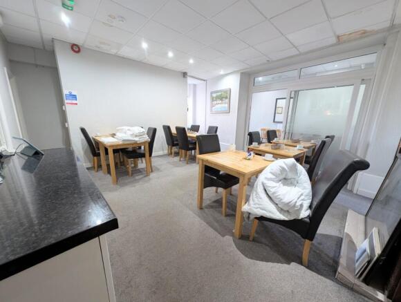 Dining T202504021351.jpg