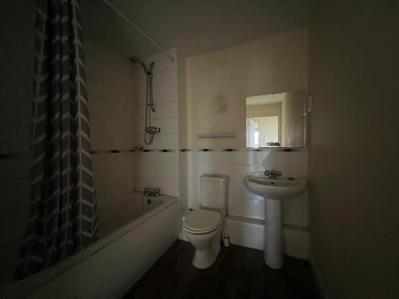 2 bed Flat for sale Image 7