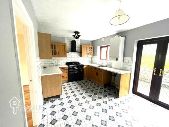 Kitchen 1.JPG