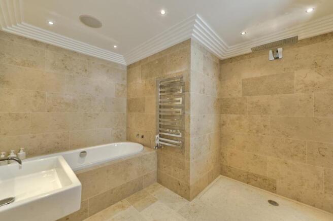 Still Waters Ensuite3.jpg