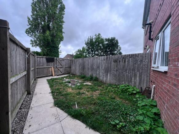 3 bed Terraced to rent Image 10
