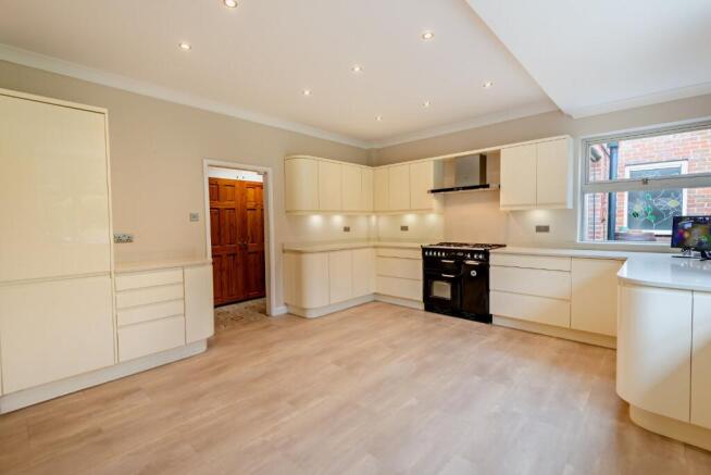 Kitchen/Breakfast