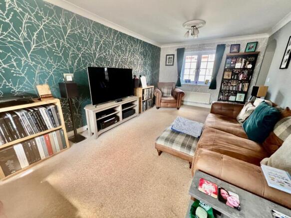Lounge/sitting room