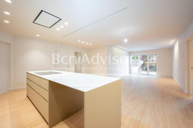 exclusiva-vivienda-con-jardin-reformada-junto-a...