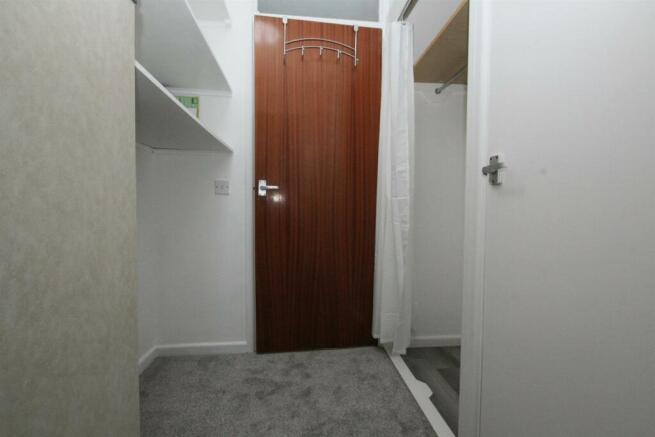 DRESSING ROOM