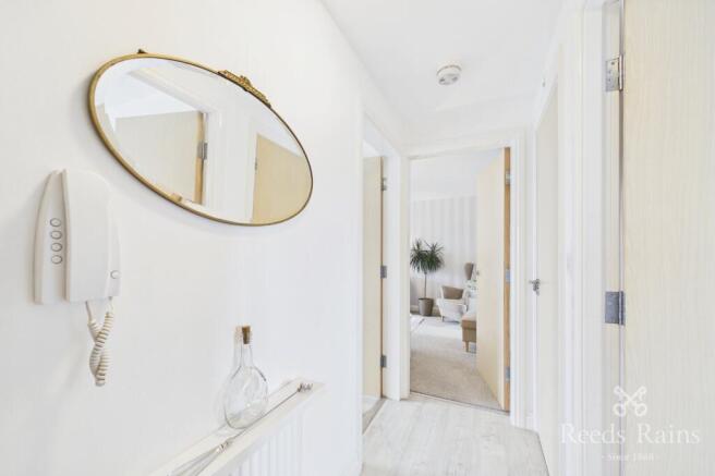 2 bed Apartment for sale Image 7