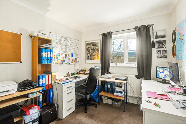 5 bed Detached for sale Image 8