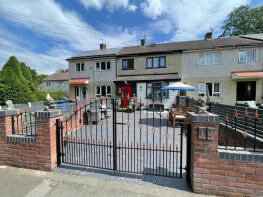 14, Hollow End, Brinnington, Stockport SK5 8PA