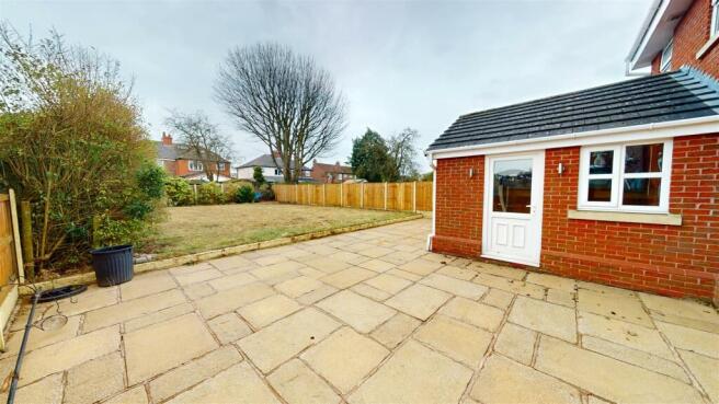 Stanley Ave Rear Garden