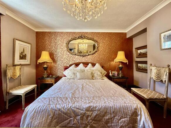 Bedroom 1.jpeg