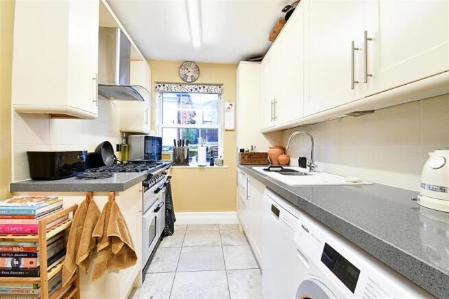 Kitchen 1.jpg