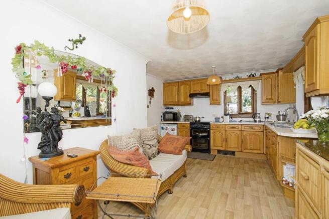 Kitchen/Breakfast Rm