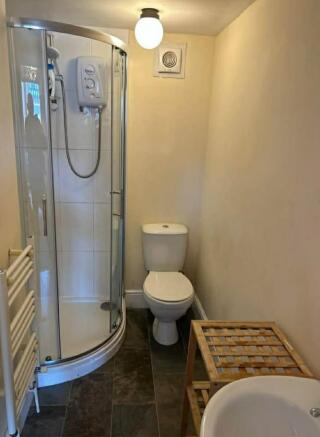2 bed Flat for sale Image 6