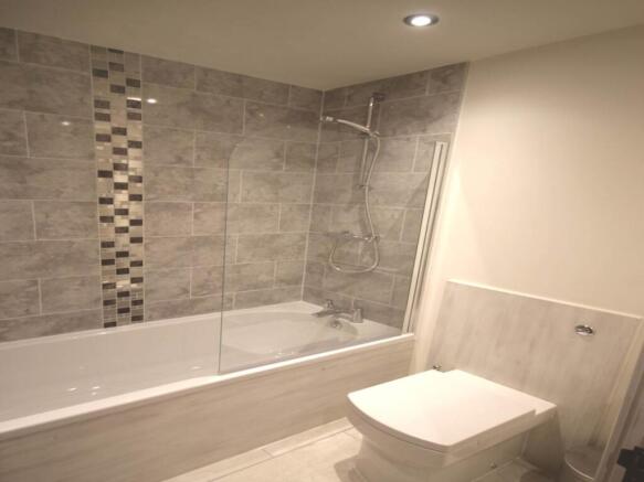 2 bed Flat to rent Image 6