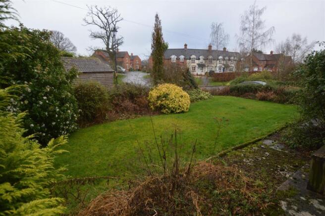 FRONT GARDEN