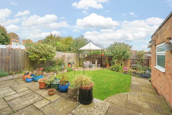 86 The Sale, Daventry