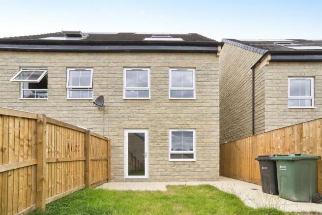 3 bed Semi-Detached for sale Image 7