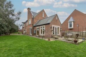 4, The Steadings, Lowes Barn Bank, Durham DH1 3QZ