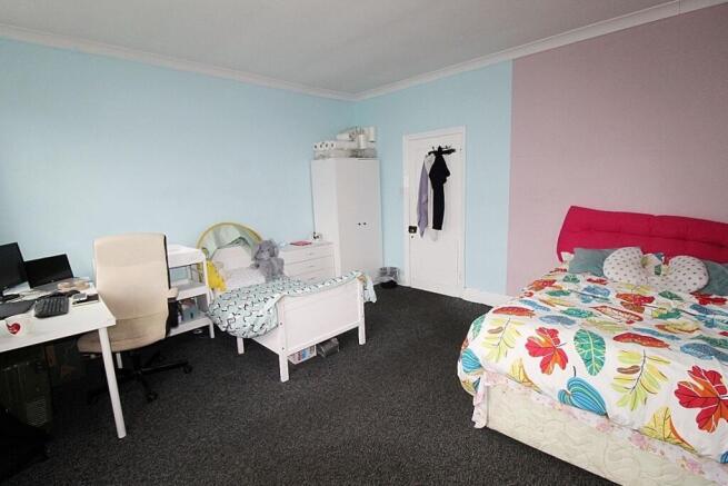3 bed Terraced for sale Image 11