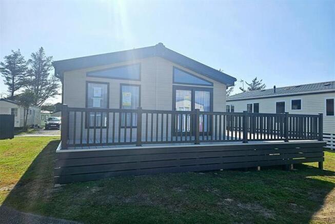 2-bed caravan on Barmouth Bay Holiday Park – North West Wales, £159,995