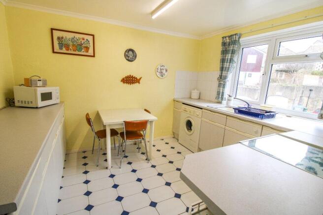 3 bed Apartment for sale Image 4