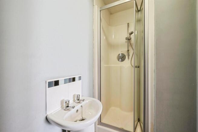 2 bed Apartment for sale Image 9