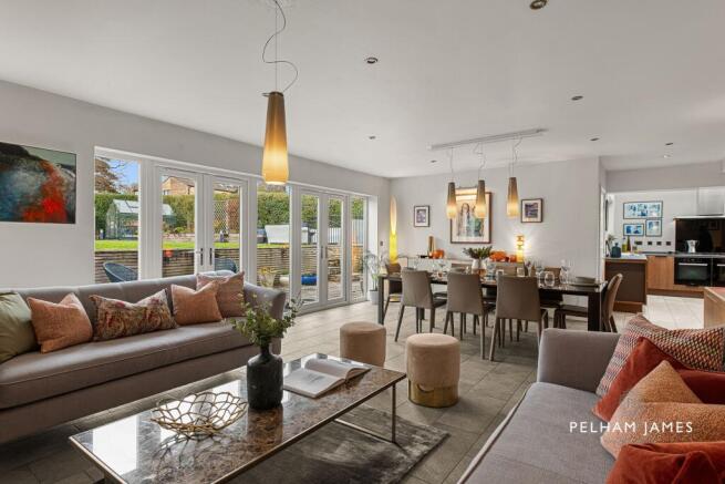 Living/Dining Room, Pointhyrst, Stamford