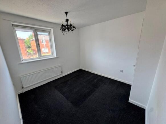 3 bed Semi-Detached to rent Image 8