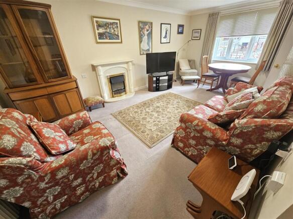 Lounge Dining Room.jpg