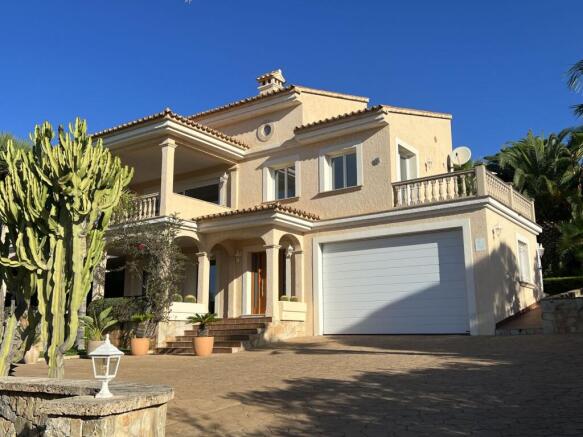 Photo 3