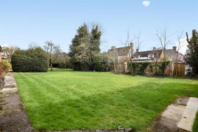 Woodville Court - Communal Gardens.JPG