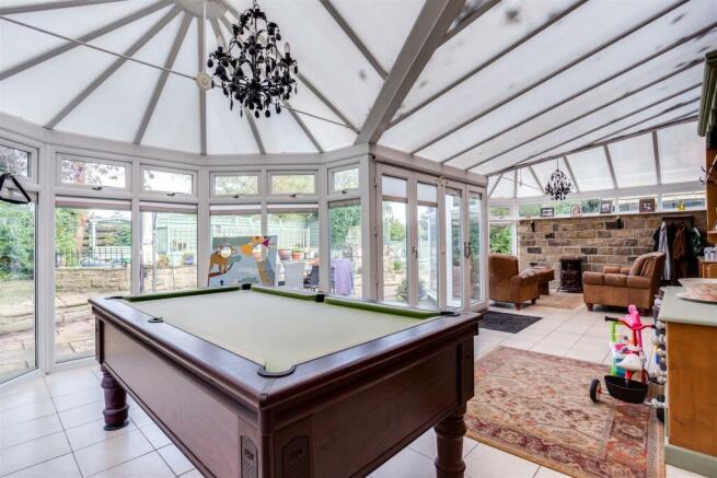 5 bed Detached for sale Image 7