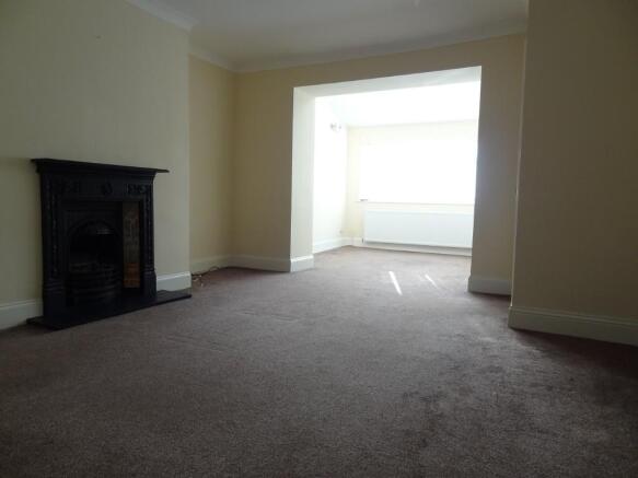 Very spacious lounge
