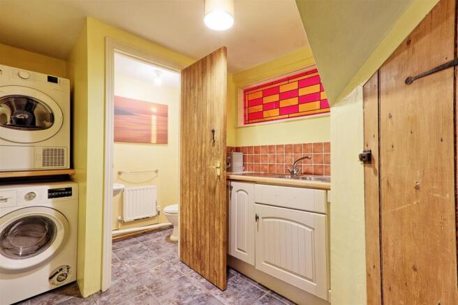 IMG_7041_2_3_easyHDR-interior3.jpg