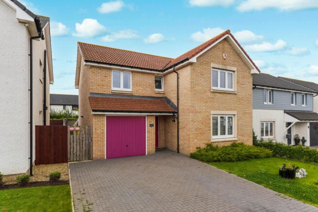 4-bed detached on 19 Nasmyth Park, Calderwood, East Calder, EH53 0GP, £378,000