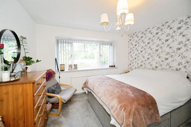 3 bed Semi-Detached for sale Image 8