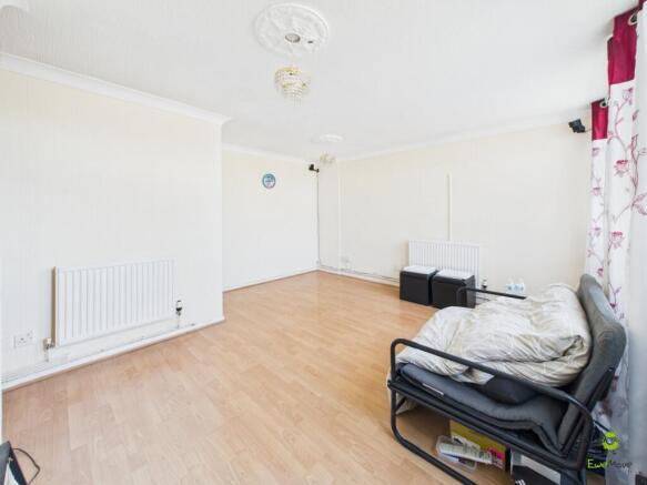 CAM03779G0-PR0342-STILL006