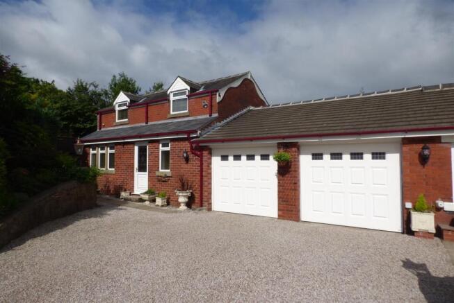 DOUBLE GARAGE