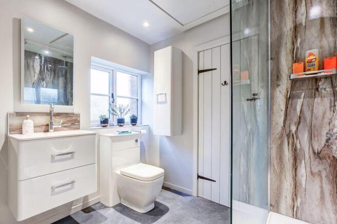 BATHROOM B