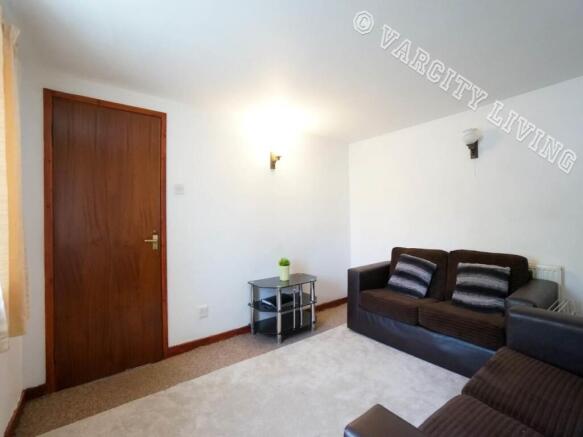 40Glanrafon_livingroom3.JPG