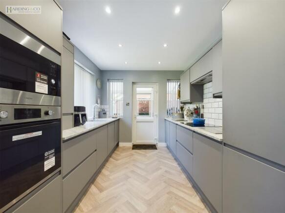 Kitchen .1.jpg