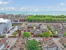 Flat 48, Napier Court West, Gordon Place, Southend-on-sea SS1 1NH