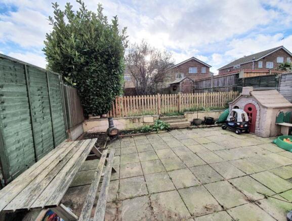 36 Lanercost Way - garden.jpg