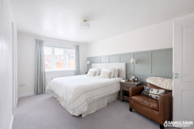 House in Wokingham - More