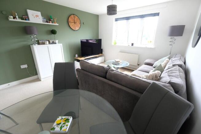 SITTING/DINING ROOM