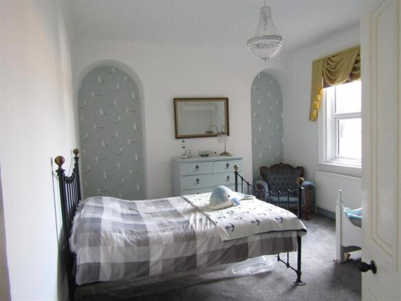 2 bed Flat for sale Image 9